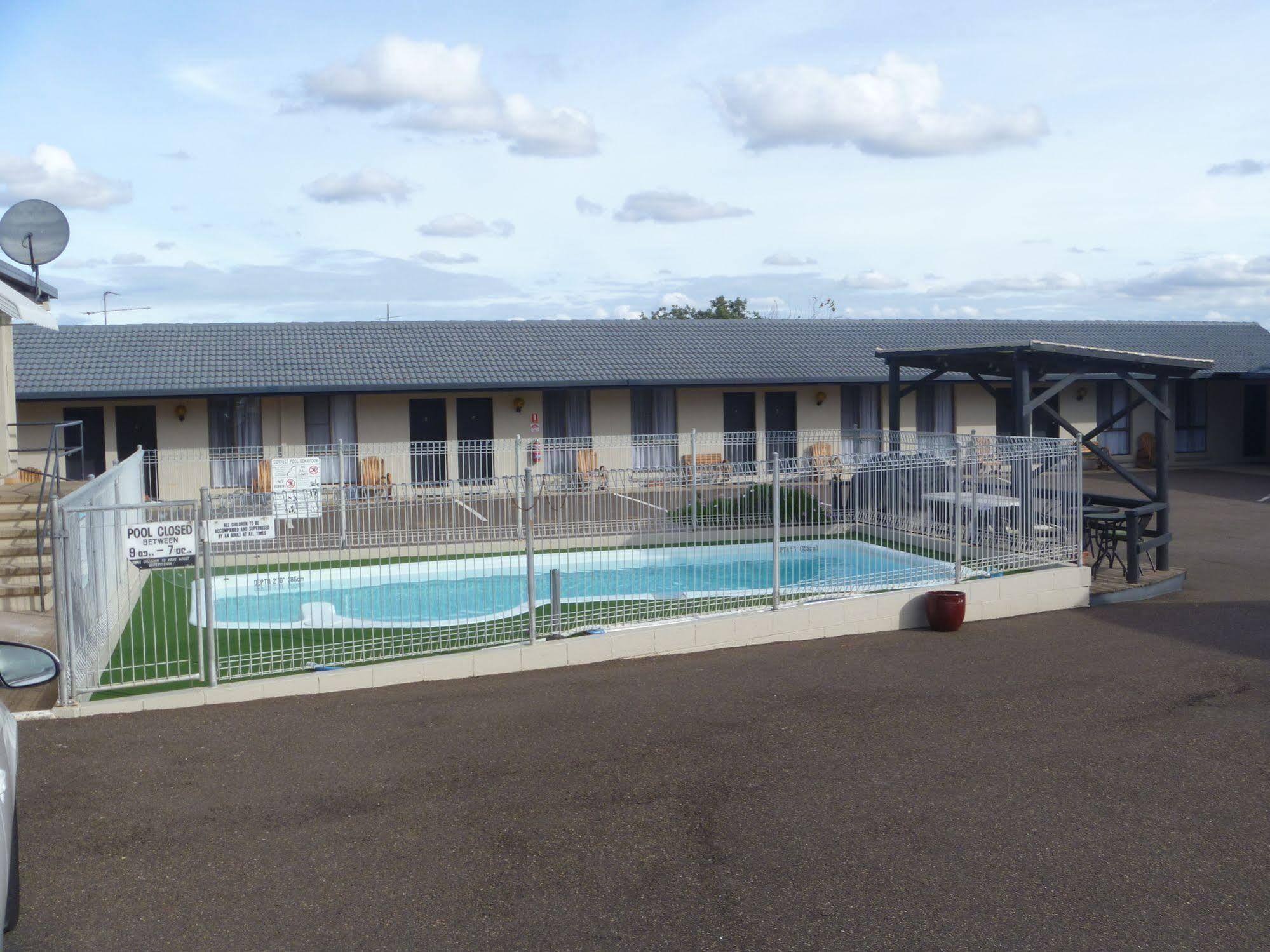 Stagecoach Inn Motel Tamworth Dış mekan fotoğraf
